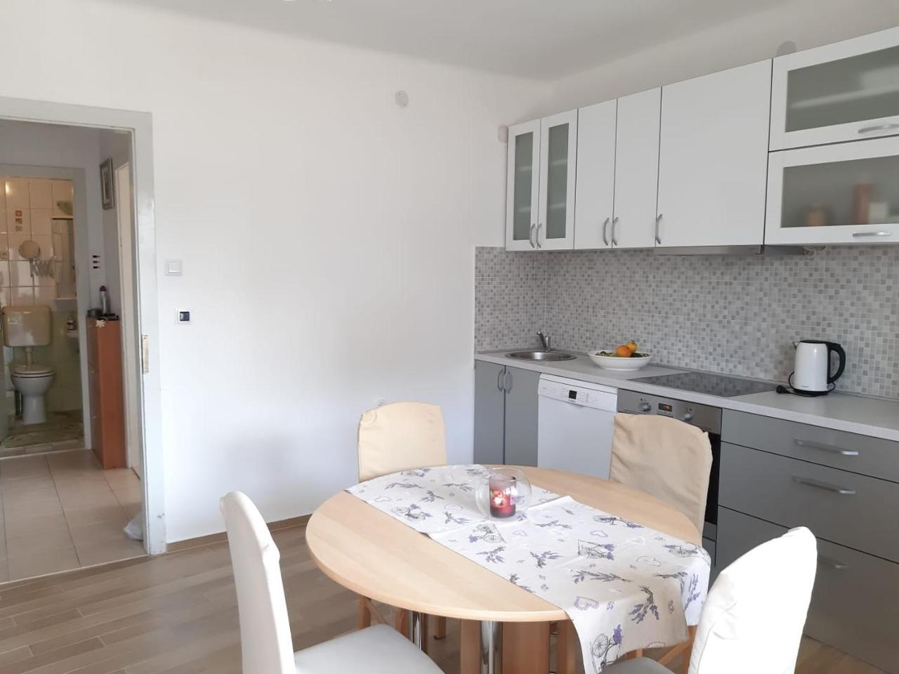 Nina, Apartment In City Centre 스플리트 외부 사진