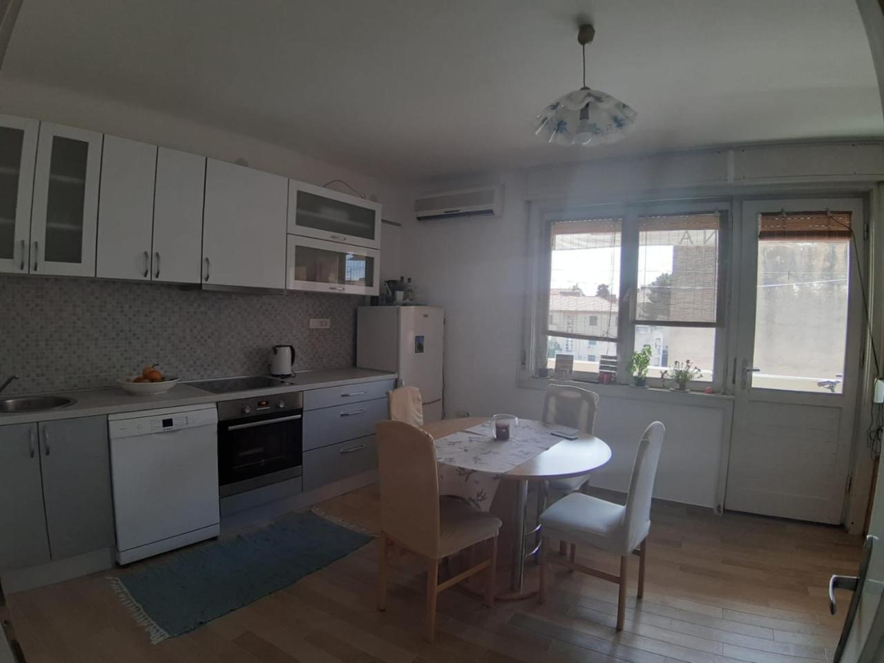 Nina, Apartment In City Centre 스플리트 외부 사진