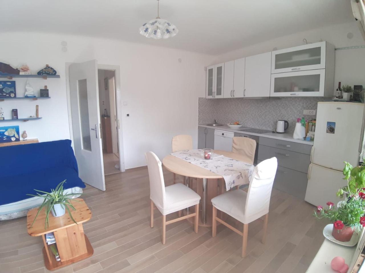 Nina, Apartment In City Centre 스플리트 외부 사진